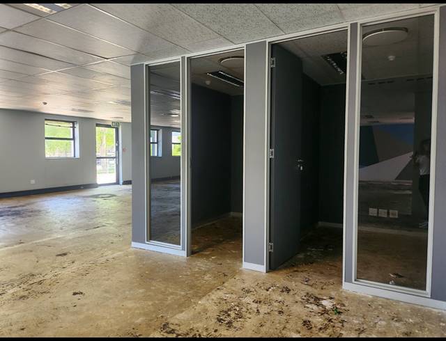 737M² OFFICE TO LET IN RANDJESPARK
